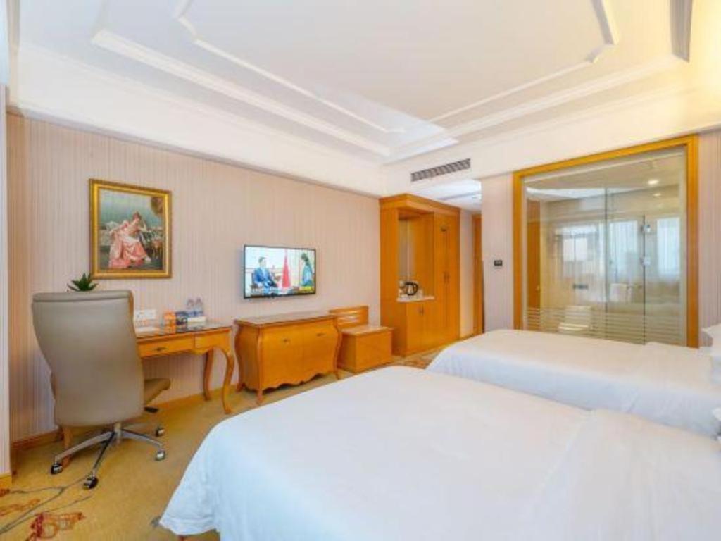 Vienna International Dishui Lingang Wanda