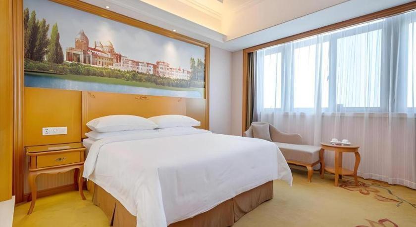 Vienna International Dishui Lingang Wanda Hotel