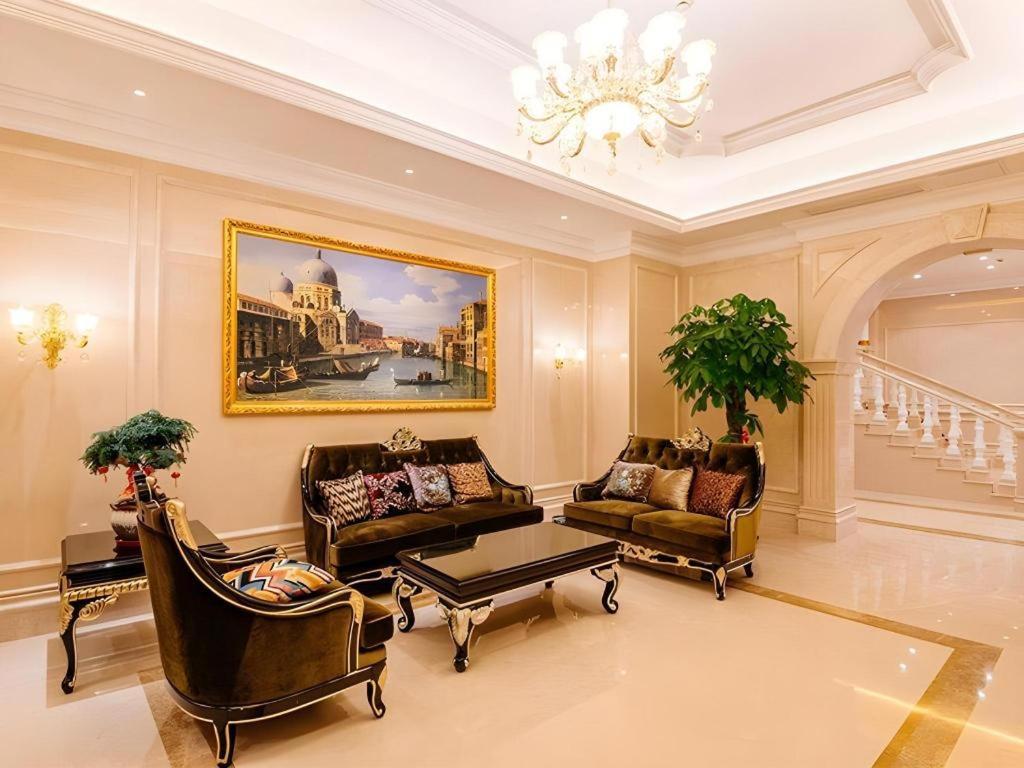 Vienna International Dishui Lingang Wanda